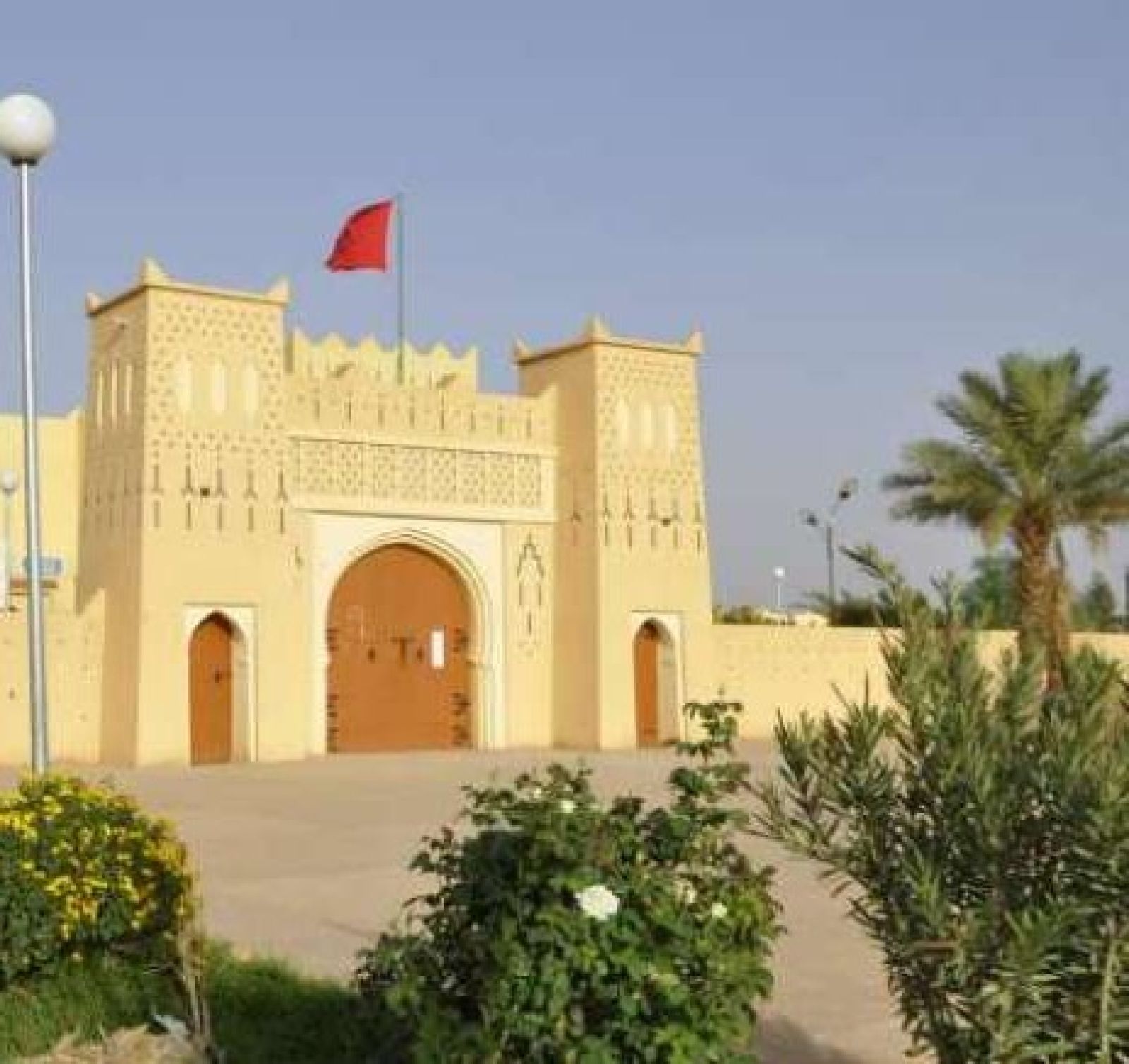 هام جدا: تعذر فتح إجازتي التميز: اللسانيات العربية والإعلام والتنمية، والثقافة والفن والتواصل الرقمي (2026-2027)